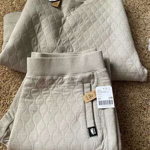 Roots Women's Gray Quilted Jogger Set